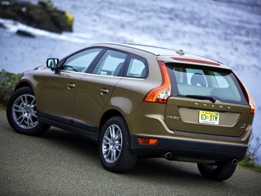  Volvo XC60 T6 2008 года  (US) (фото 3 из 16)